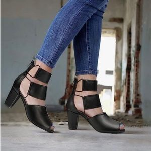 NEW ANN CREEK Women’s (RAVIA) Gladiator Heeled Sandals 9.5 $8